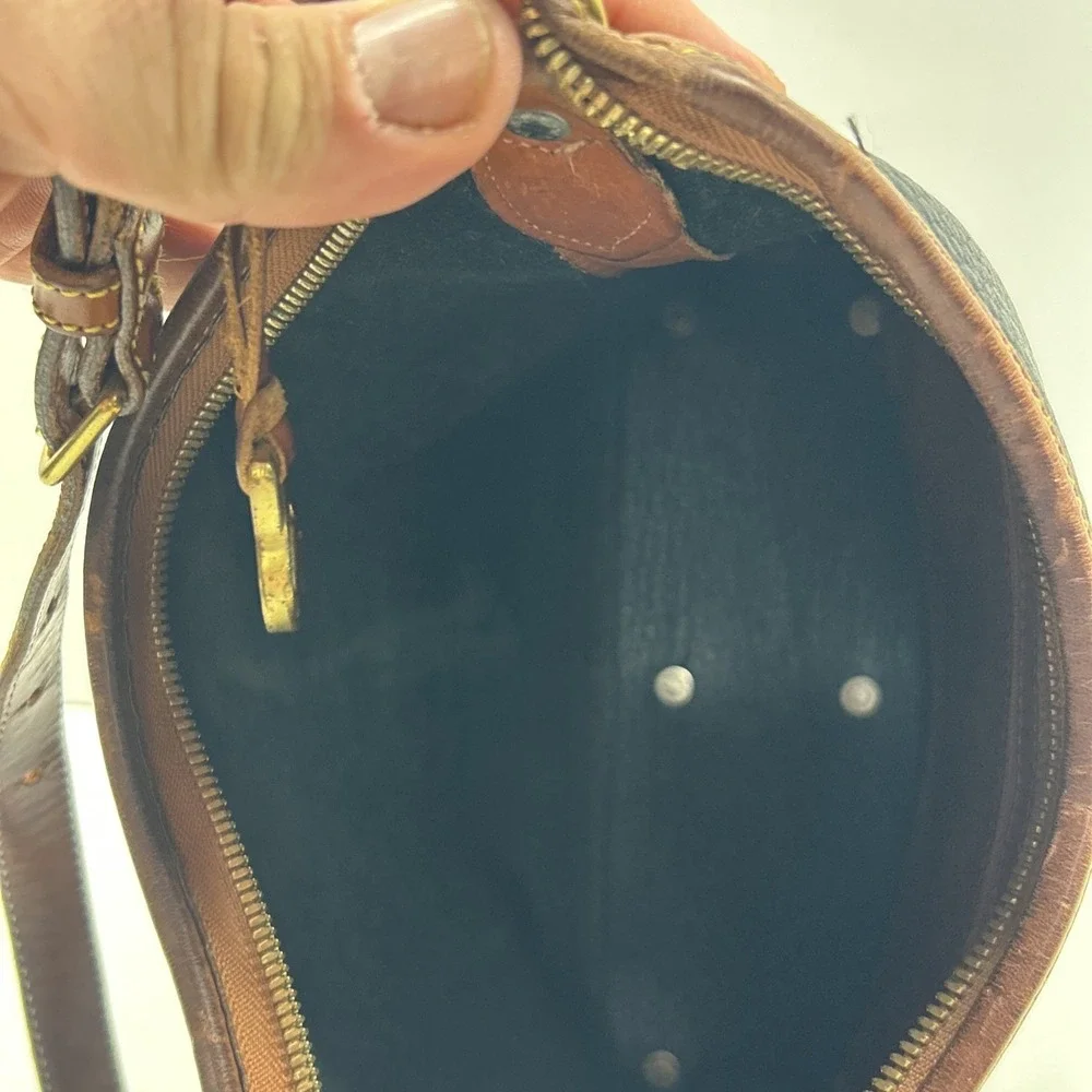 Vintage Dooney And Bourke All‎ Weather Leather Hobo Shoulder Bag